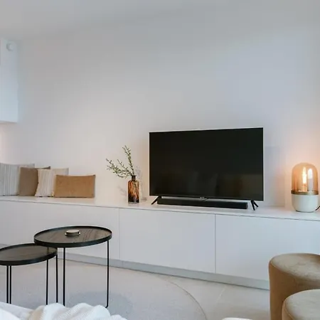 Апартаменты Huswell - Stylish With Harbour View Остенде