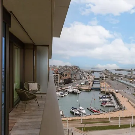 Huswell - Stylish With Harbour View Апартаменты