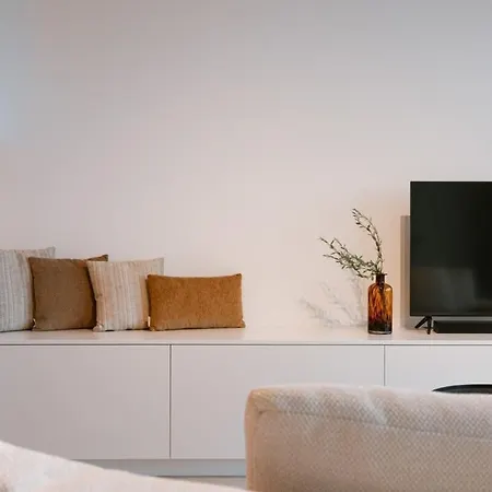Huswell - Stylish With Harbour View Οστένδη